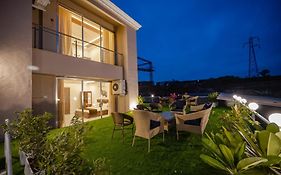 The Retreat-Pool Villa 5Bhk With Indoor Pool And 1200Sq Feet Deck Area